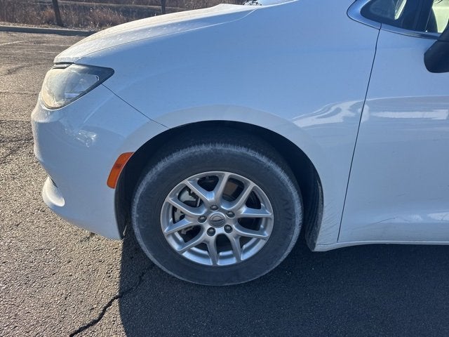 2021 Chrysler Voyager LXI