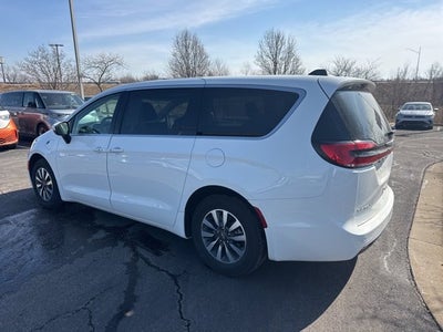 2023 Chrysler Pacifica Hybrid Touring L