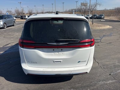 2023 Chrysler Pacifica Hybrid Touring L