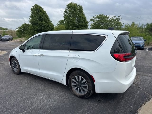 2023 Chrysler Pacifica Hybrid Touring L