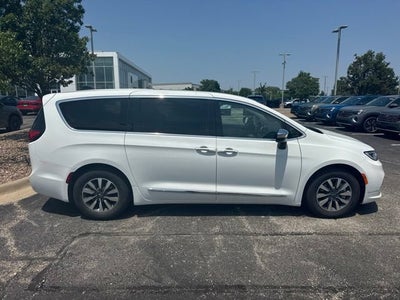 2023 Chrysler Pacifica Hybrid Limited