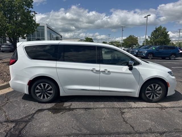 2023 Chrysler Pacifica Hybrid Limited