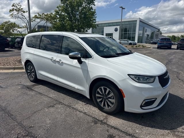 2023 Chrysler Pacifica Hybrid Limited