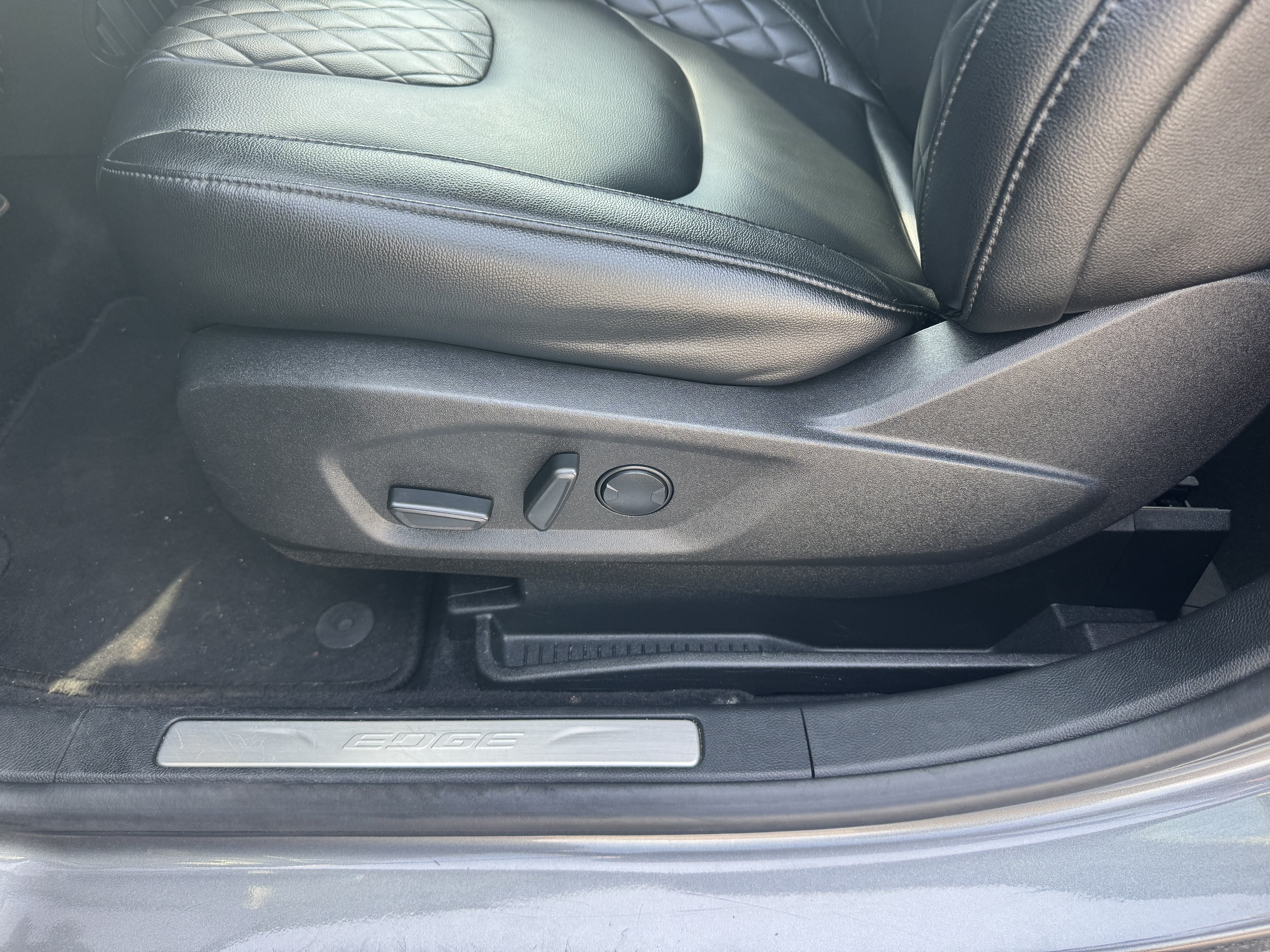 2023 Ford Edge Titanium