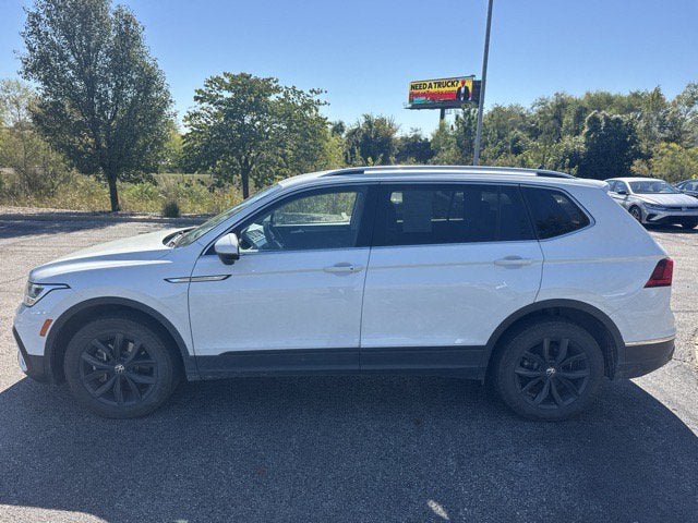 Used 2024 Volkswagen Tiguan SE with VIN 3VV2B7AX8RM106134 for sale in Kansas City