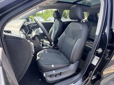 2026 Volkswagen Taos SE Black