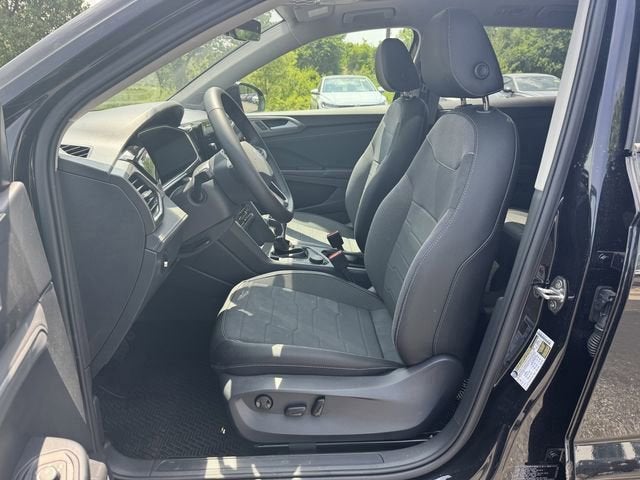 2026 Volkswagen Taos SE Black