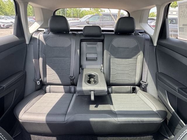 2026 Volkswagen Taos SE Black