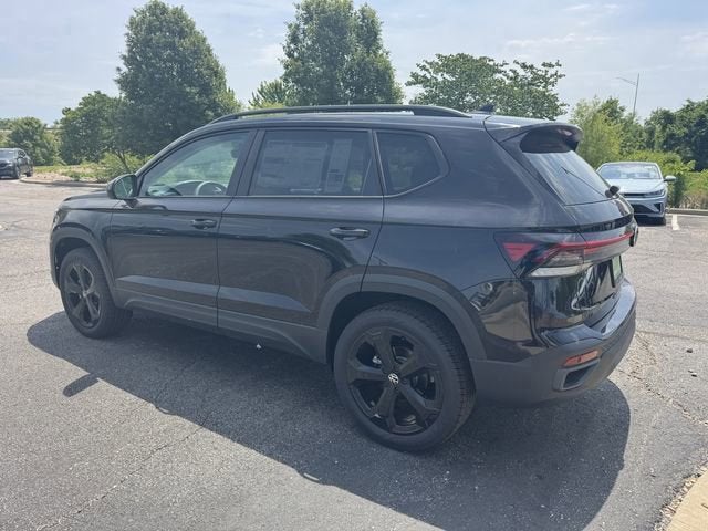 2026 Volkswagen Taos SE Black
