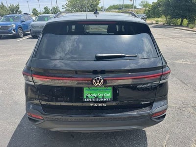 2026 Volkswagen Taos SE Black
