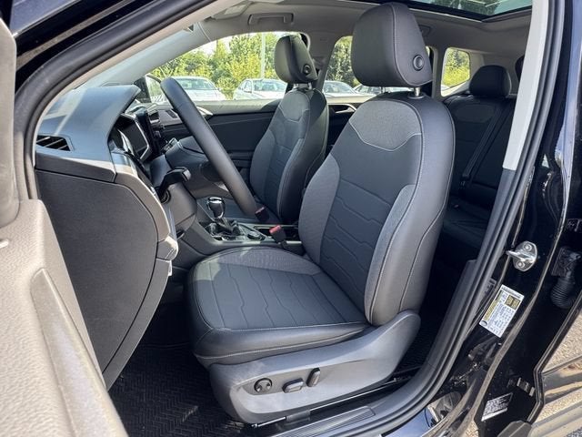 2026 Volkswagen Taos SE Black
