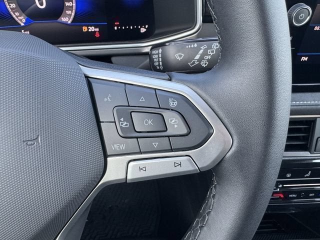 2026 Volkswagen Taos SE Black