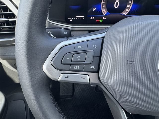 2026 Volkswagen Taos SE Black