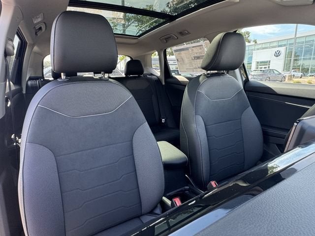2026 Volkswagen Taos SE Black