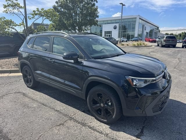 2026 Volkswagen Taos SE Black