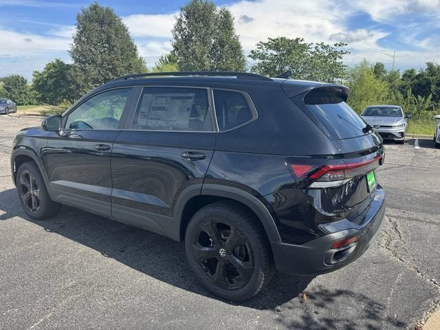 2026 Volkswagen Taos SE Black