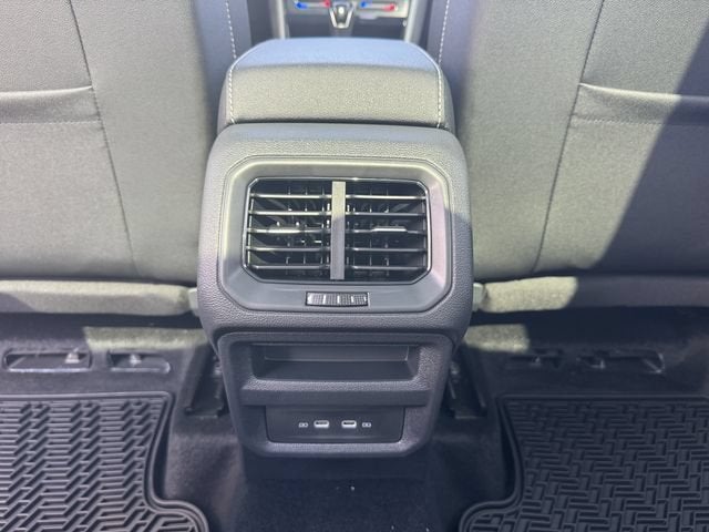 2026 Volkswagen Taos SE Black