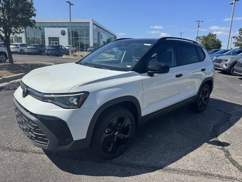 2026 Volkswagen Taos SE Black