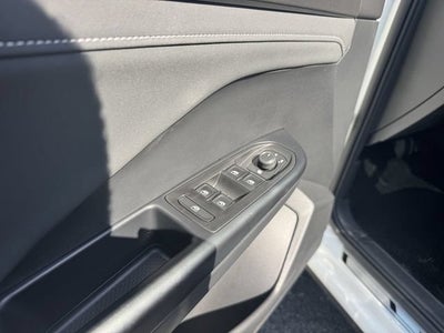 2026 Volkswagen Taos SE Black