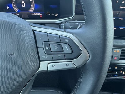 2026 Volkswagen Taos SE Black