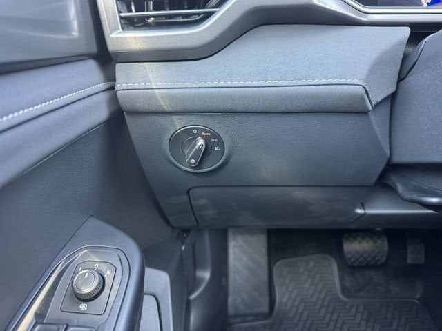 2026 Volkswagen Taos SE Black