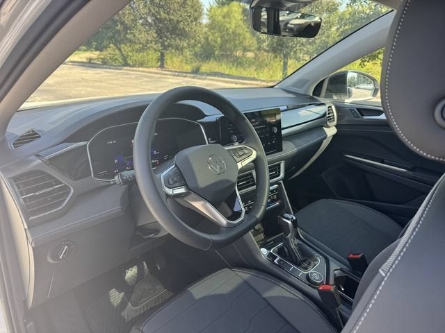 2026 Volkswagen Taos SE Black