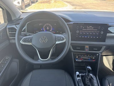 2026 Volkswagen Taos SE Black