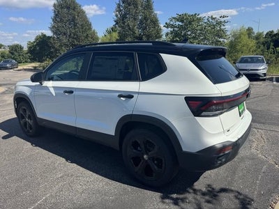 2026 Volkswagen Taos SE Black
