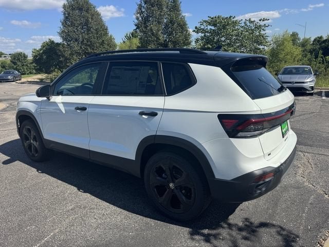 2026 Volkswagen Taos SE Black