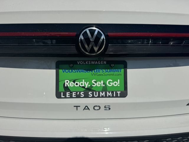 2026 Volkswagen Taos SE Black