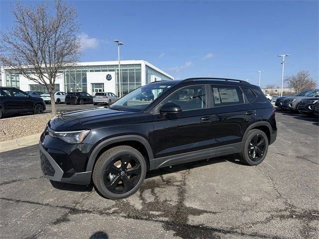 2026 Volkswagen Taos SE Black