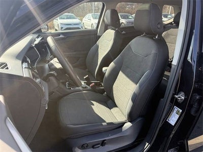 2026 Volkswagen Taos SE Black