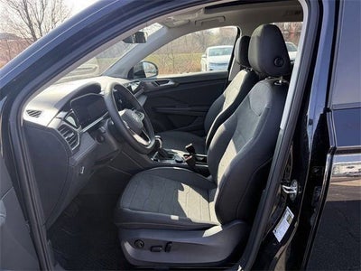 2026 Volkswagen Taos SE Black