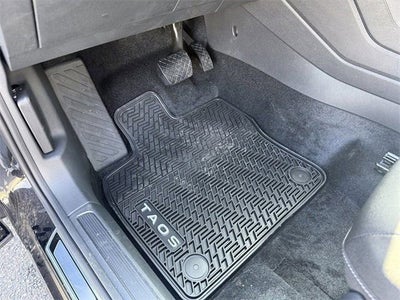 2026 Volkswagen Taos SE Black