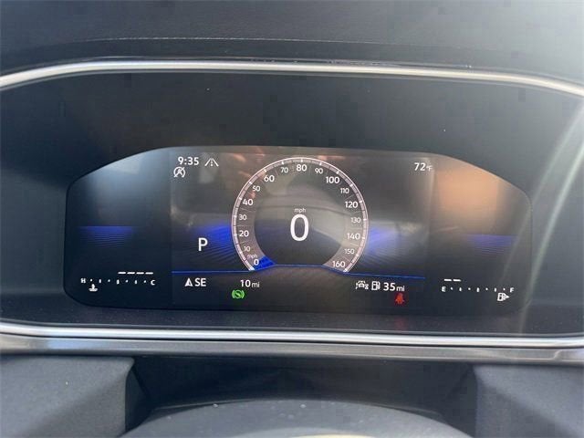 2026 Volkswagen Taos SE Black