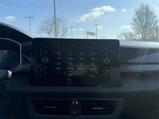 2026 Volkswagen Taos SE Black