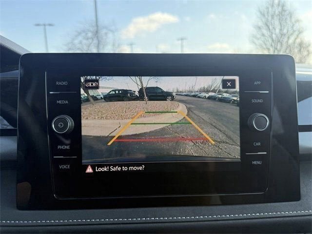 2026 Volkswagen Taos SE Black