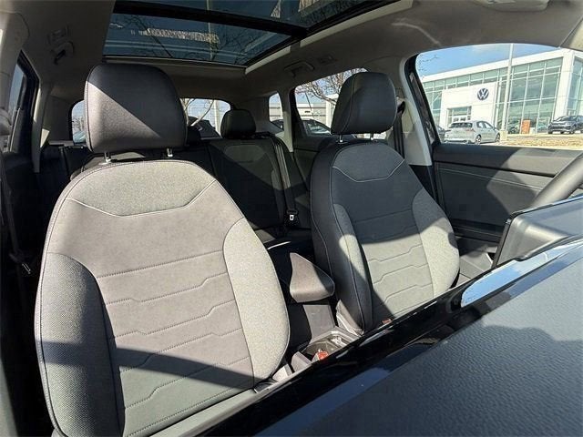 2026 Volkswagen Taos SE Black