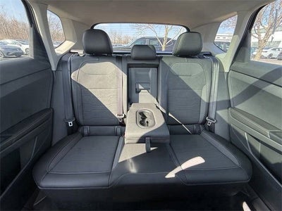 2026 Volkswagen Taos SE Black