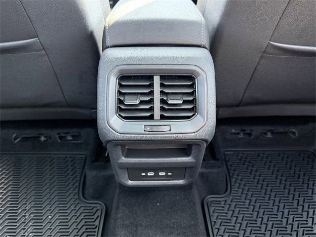 2026 Volkswagen Taos SE Black