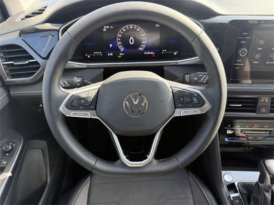 2026 Volkswagen Taos SE Black