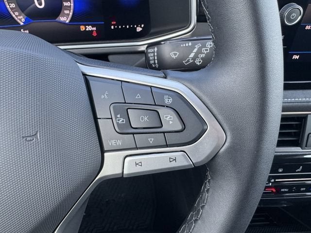 2026 Volkswagen Taos SE Black
