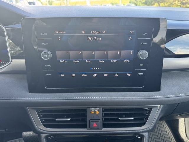 2026 Volkswagen Taos SE Black