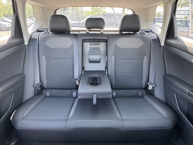 2026 Volkswagen Taos SE Black