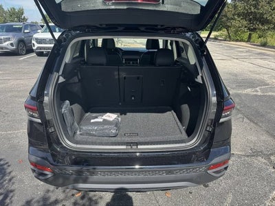 2026 Volkswagen Taos SE Black