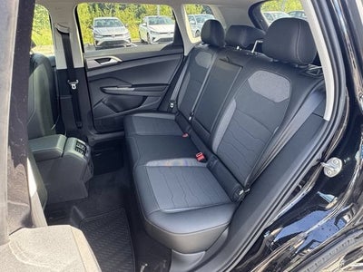 2026 Volkswagen Taos SE Black