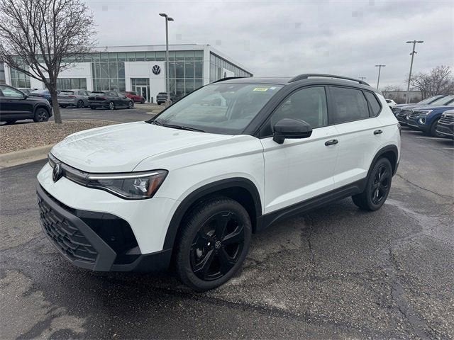 2026 Volkswagen Taos SE Black