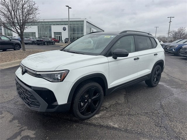 2026 Volkswagen Taos SE Black