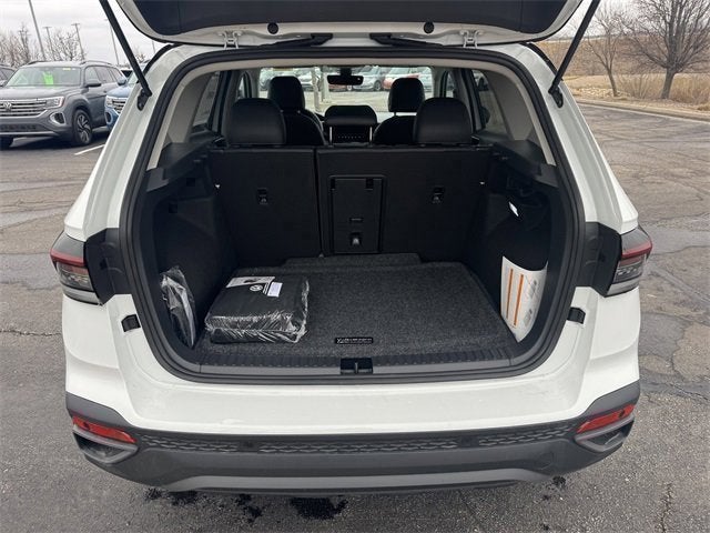 2026 Volkswagen Taos SE Black