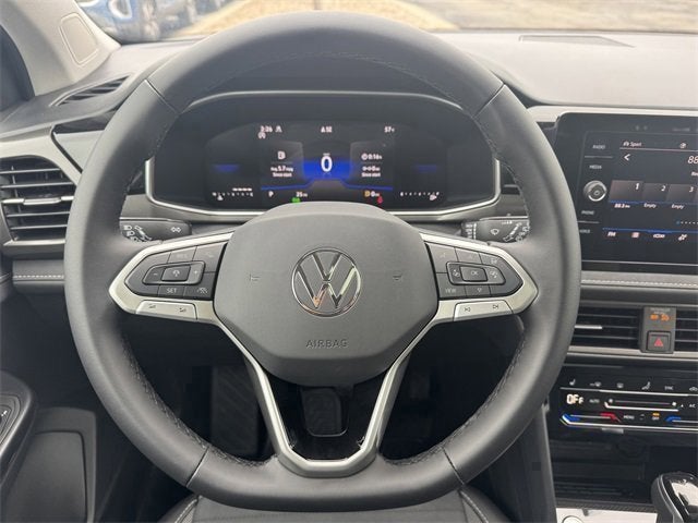 2026 Volkswagen Taos SE Black
